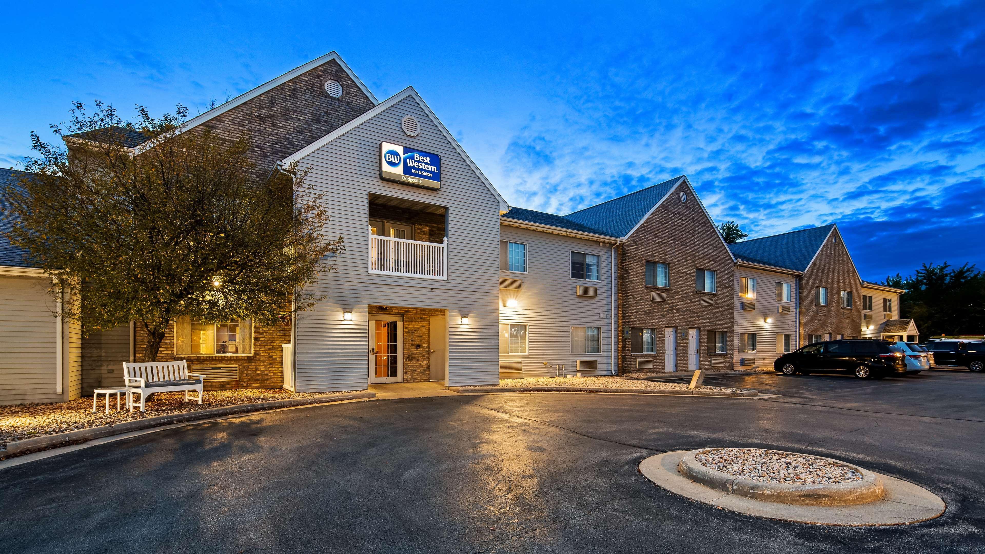 Best Western Dodgeville Inn & Suites Bagian luar foto